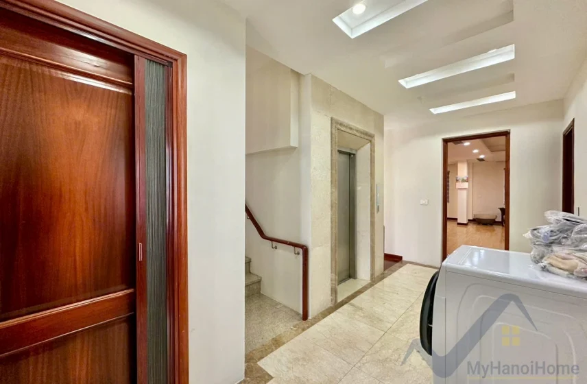 Xem ảnh 10: Ảnh 10: Cần thuê biệt thự Vinhomes Riverside Long Biên, 4PN có thang máy