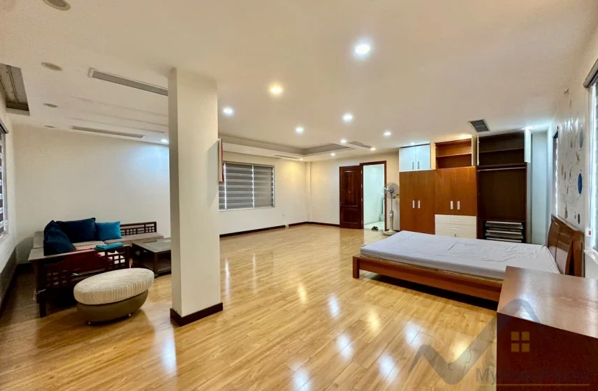 Xem ảnh 12: Ảnh 12: Cần thuê biệt thự Vinhomes Riverside Long Biên, 4PN có thang máy