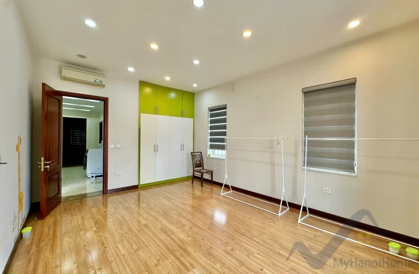 Xem ảnh 15: Ảnh 15: Cần thuê biệt thự Vinhomes Riverside Long Biên, 4PN có thang máy