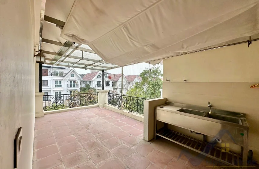 Xem ảnh 16: Ảnh 16: Cần thuê biệt thự Vinhomes Riverside Long Biên, 4PN có thang máy