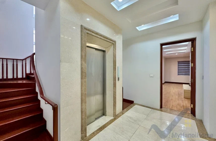 Xem ảnh 24: Ảnh 24: Cần thuê biệt thự Vinhomes Riverside Long Biên, 4PN có thang máy