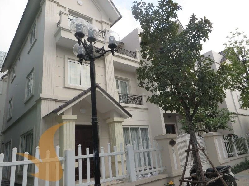 Xem ảnh 2: Ảnh 2: Cho thuê biệt thự Anh Đào Vinhomes Riverside đã hoàn thiện