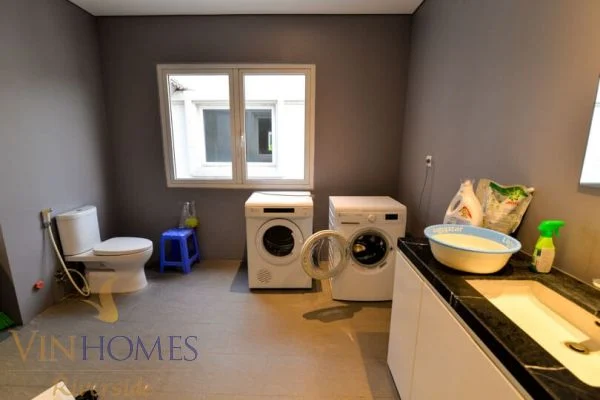 Xem ảnh 3: Ảnh 3: Cho thuê biệt thự Bằng Lăng Vinhomes Riverside đủ đồ 4PN