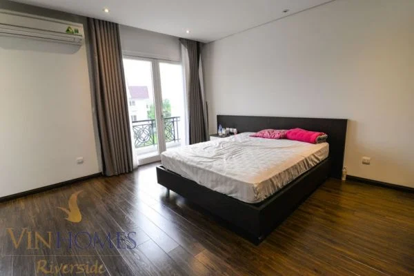 Xem ảnh 10: Ảnh 10: Cho thuê biệt thự Bằng Lăng Vinhomes Riverside đủ đồ 4PN