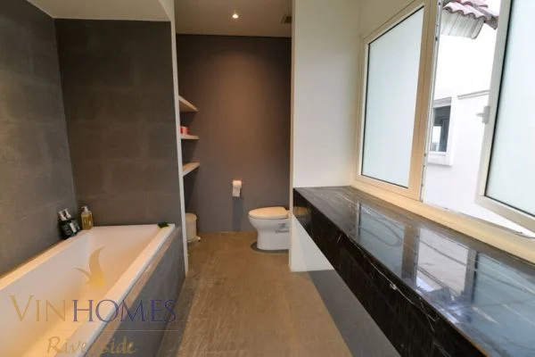 Xem ảnh 11: Ảnh 11: Cho thuê biệt thự Bằng Lăng Vinhomes Riverside đủ đồ 4PN
