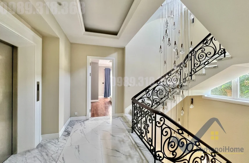 Xem ảnh 9: Ảnh 9: Cho thuê biệt thự căn góc Vinhomes Riverside có thang máy