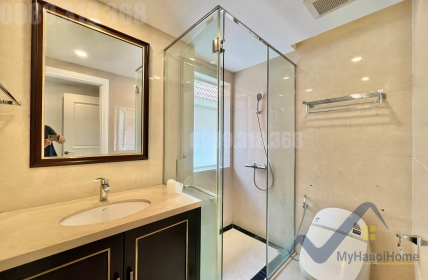Xem ảnh 17: Ảnh 17: Cho thuê biệt thự căn góc Vinhomes Riverside có thang máy