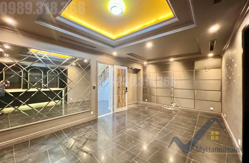 Xem ảnh 29: Ảnh 29: Cho thuê biệt thự căn góc Vinhomes Riverside có thang máy