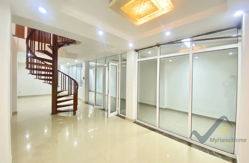 Xem ảnh 10: Ảnh 10: Cho thuê biệt thự đơn lập Vinhomes Riverside có tầng hầm