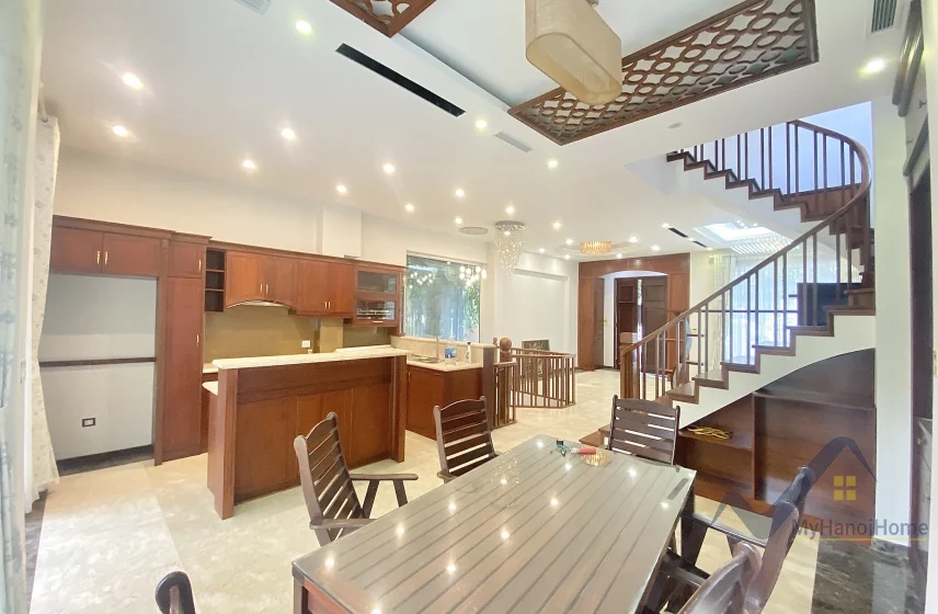 Xem ảnh 11: Ảnh 11: Cho thuê biệt thự đơn lập Vinhomes Riverside có tầng hầm