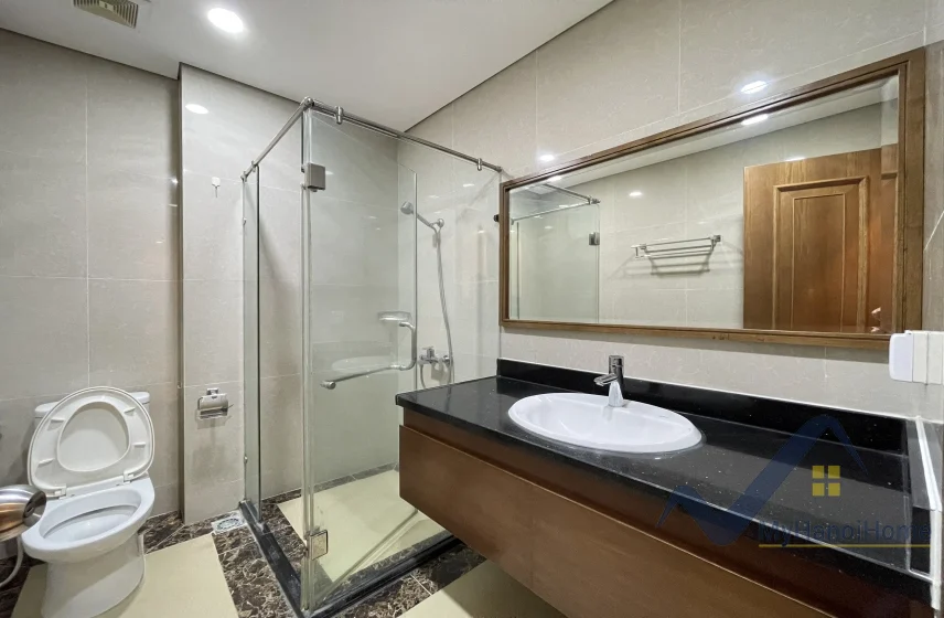 Xem ảnh 6: Ảnh 6: Cho thuê biệt thự đơn lập Vinhomes Riverside vườn rộng đủ đồ