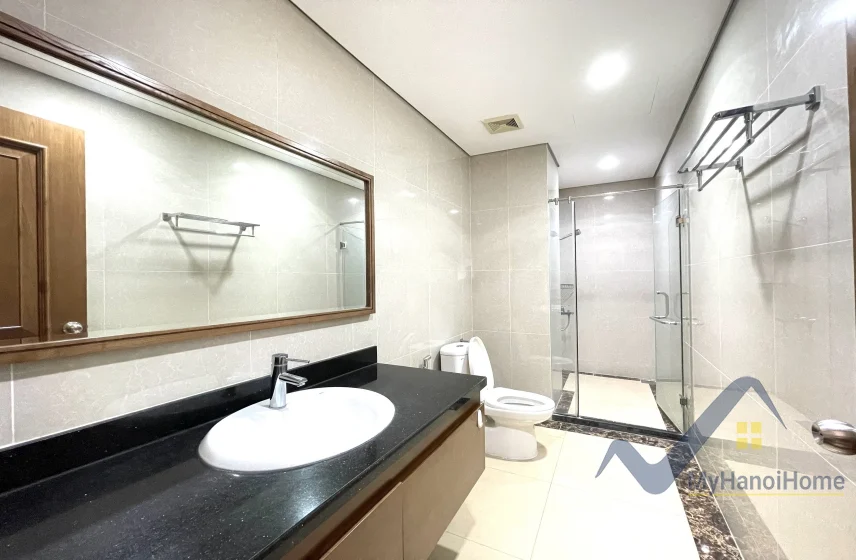 Xem ảnh 11: Ảnh 11: Cho thuê biệt thự đơn lập Vinhomes Riverside vườn rộng đủ đồ