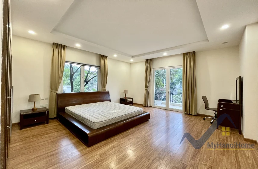 Xem ảnh 22: Ảnh 22: Cho thuê biệt thự đơn lập Vinhomes Riverside vườn rộng đủ đồ