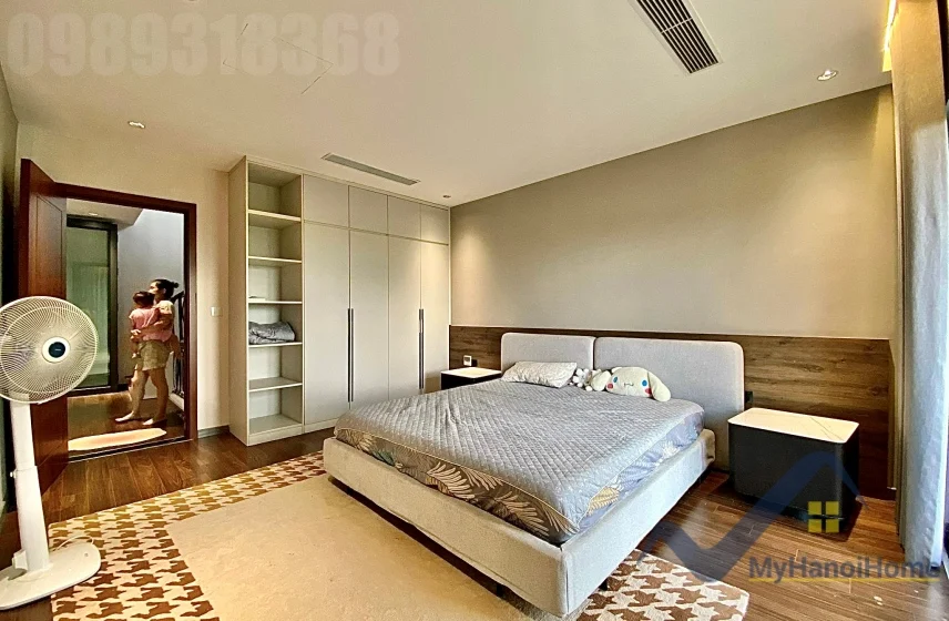 Xem ảnh 10: Ảnh 10: Cho thuê biệt thự Hoa Sữa Vinhomes Riverside đã hoàn thiện nội thất