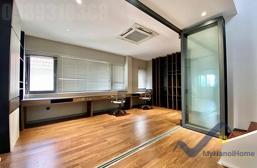 Xem ảnh 12: Ảnh 12: Cho thuê biệt thự Hoa Sữa Vinhomes Riverside đã hoàn thiện nội thất