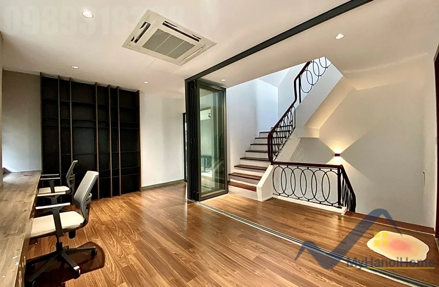 Xem ảnh 14: Ảnh 14: Cho thuê biệt thự Hoa Sữa Vinhomes Riverside đã hoàn thiện nội thất