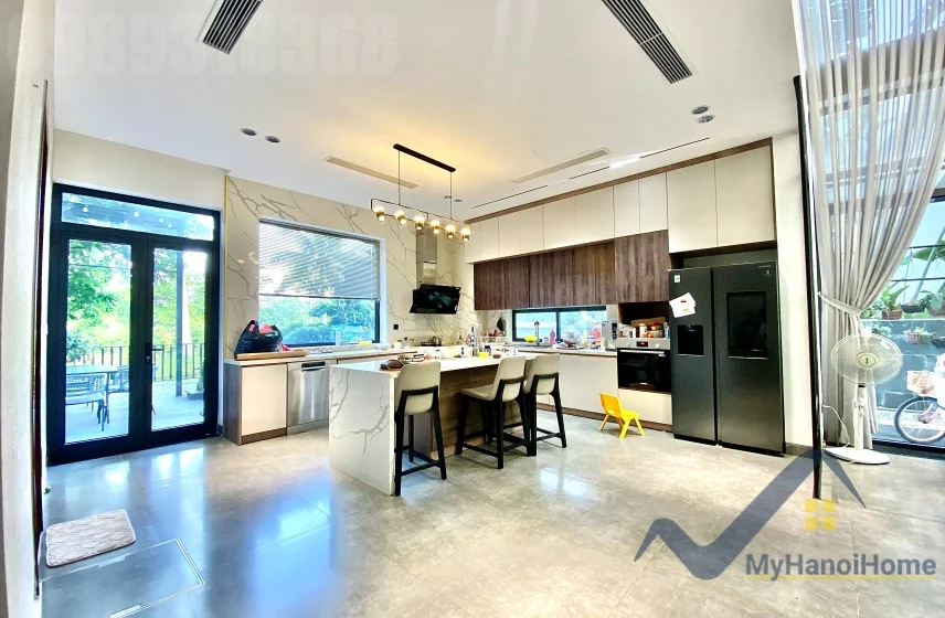 Xem ảnh 18: Ảnh 18: Cho thuê biệt thự Hoa Sữa Vinhomes Riverside đã hoàn thiện nội thất