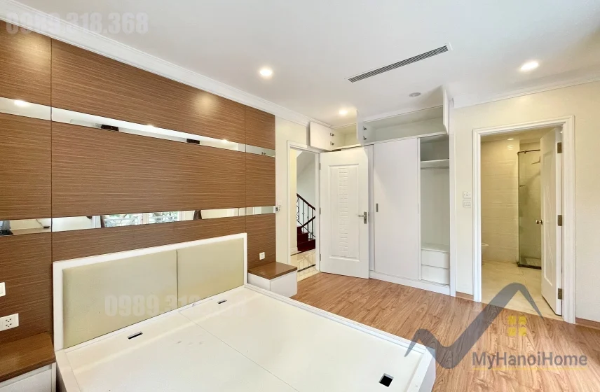 Xem ảnh 5: Ảnh 5: Cho thuê biệt thự Hoa Sữa Vinhomes Riverside full nội thất