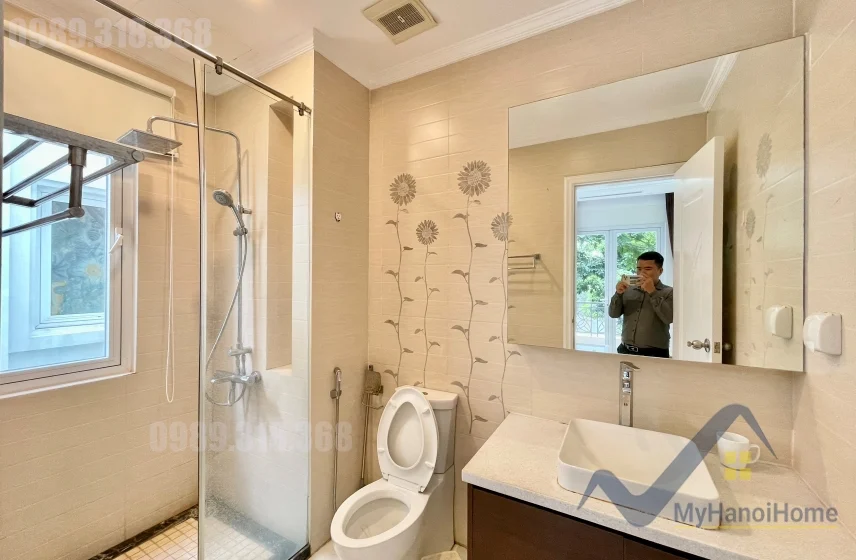 Xem ảnh 9: Ảnh 9: Cho thuê biệt thự Hoa Sữa Vinhomes Riverside full nội thất