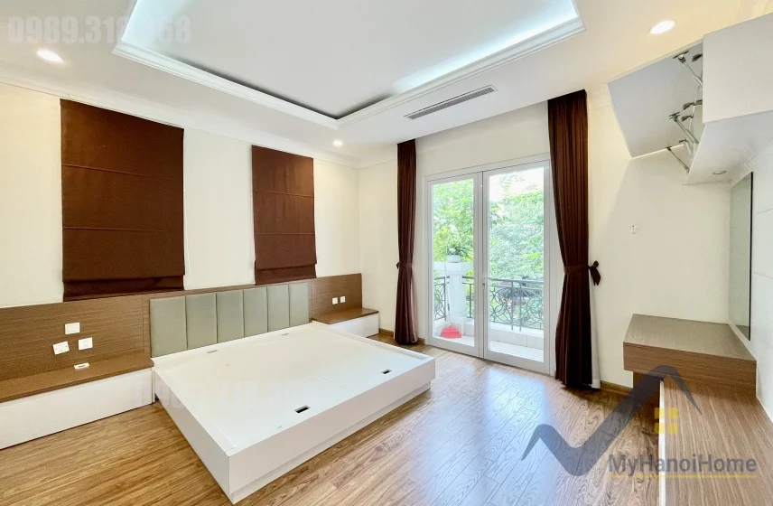 Xem ảnh 10: Ảnh 10: Cho thuê biệt thự Hoa Sữa Vinhomes Riverside full nội thất