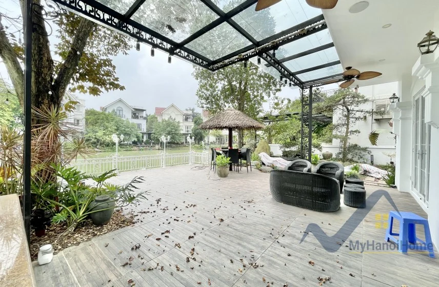 Xem ảnh 3: Ảnh 3: Cho thuê biệt thự Hoa Sữa Vinhomes Riverside gần bể bơi