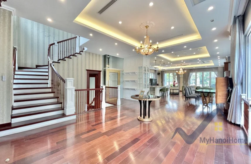 Xem ảnh 4: Ảnh 4: Cho thuê biệt thự Hoa Sữa Vinhomes Riverside gần bể bơi