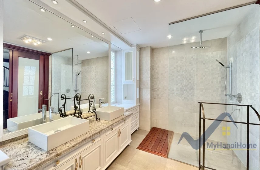 Xem ảnh 20: Ảnh 20: Cho thuê biệt thự Hoa Sữa Vinhomes Riverside gần bể bơi