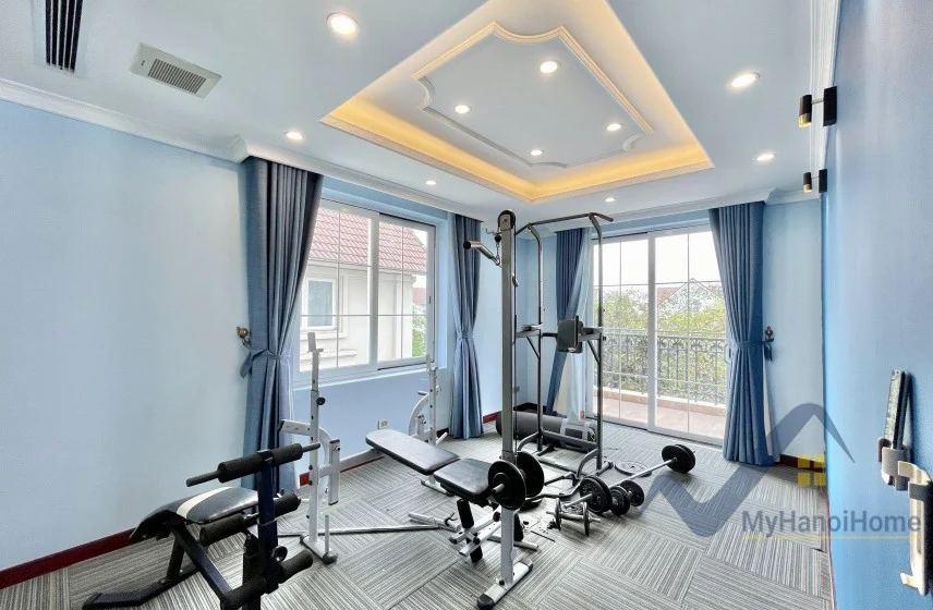 Xem ảnh 21: Ảnh 21: Cho thuê biệt thự Hoa Sữa Vinhomes Riverside gần bể bơi