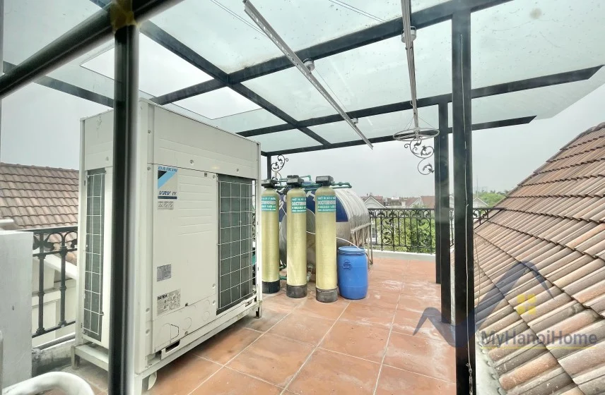 Xem ảnh 23: Ảnh 23: Cho thuê biệt thự Hoa Sữa Vinhomes Riverside gần bể bơi