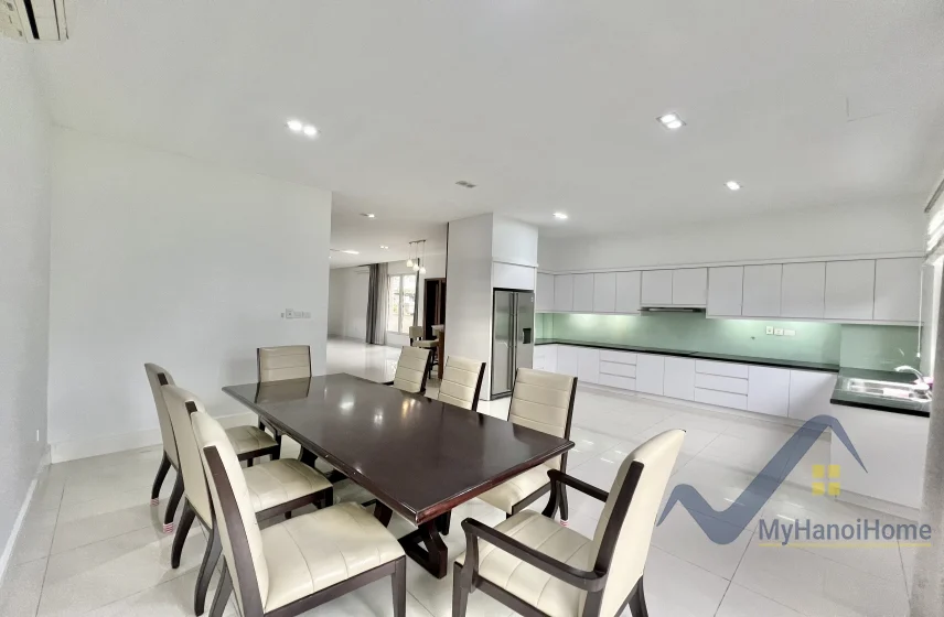 Xem ảnh 19: Ảnh 19: Cho thuê biệt thự Hoa Sữa Vinhomes Riverside, gần BIS, đủ đồ