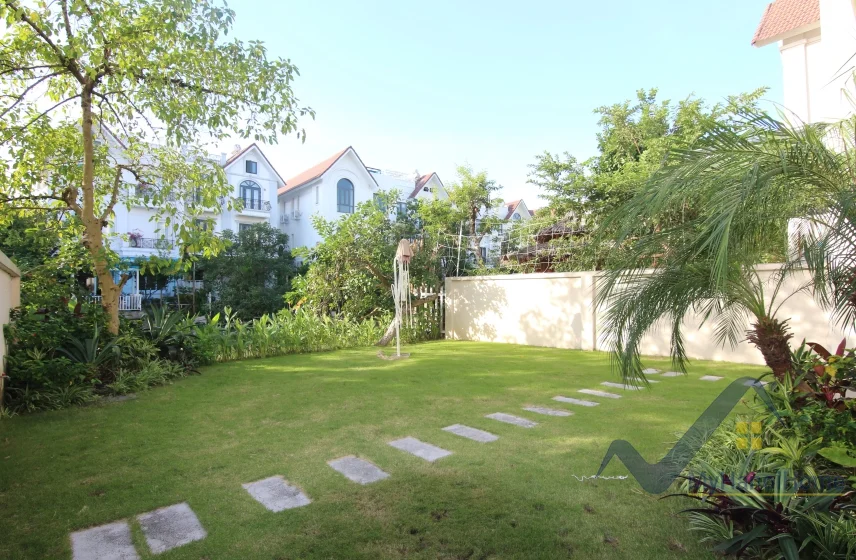 Xem ảnh 20: Ảnh 20: Cho thuê biệt thự Hoa Sữa Vinhomes Riverside, gần BIS, đủ đồ