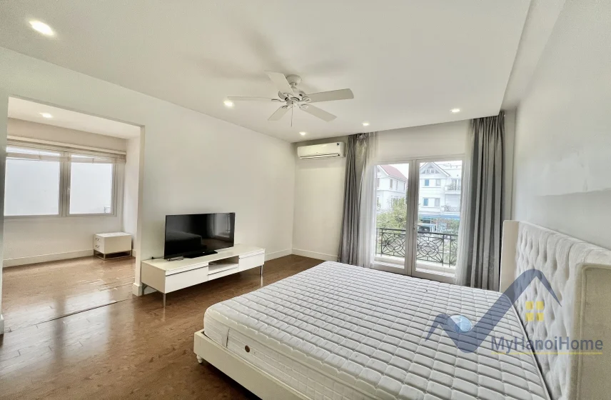 Xem ảnh 21: Ảnh 21: Cho thuê biệt thự Hoa Sữa Vinhomes Riverside, gần BIS, đủ đồ