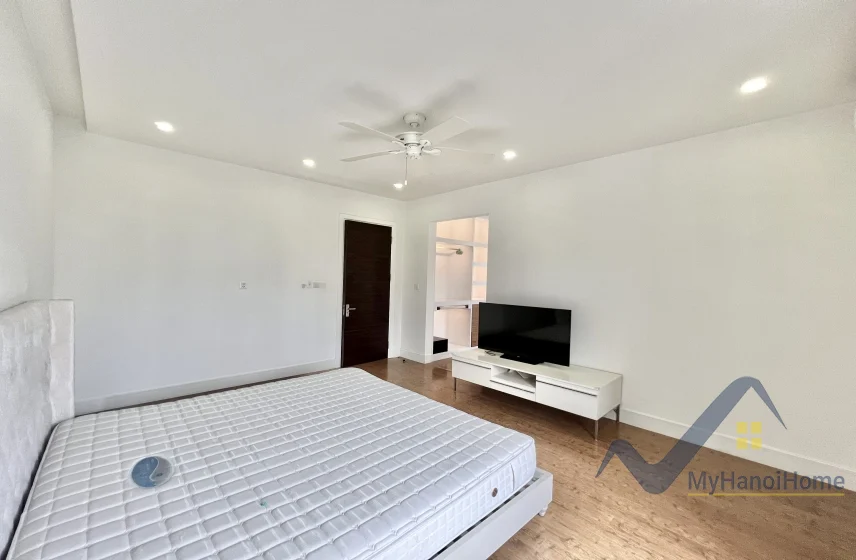 Xem ảnh 22: Ảnh 22: Cho thuê biệt thự Hoa Sữa Vinhomes Riverside, gần BIS, đủ đồ