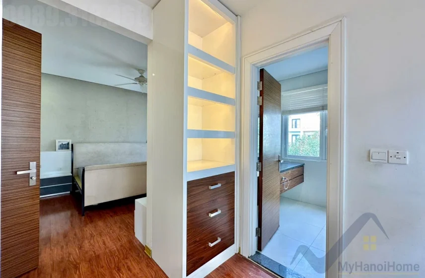 Xem ảnh 5: Ảnh 5: Cho thuê biệt thự song lập Vinhome Riverside, sân vườn full đồ