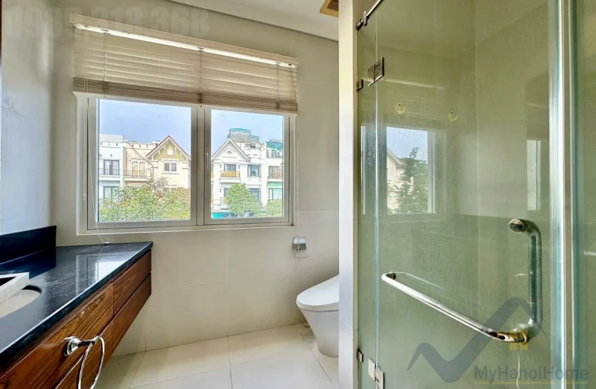 Xem ảnh 6: Ảnh 6: Cho thuê biệt thự song lập Vinhome Riverside, sân vườn full đồ