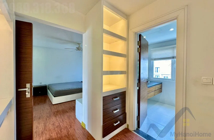 Xem ảnh 14: Ảnh 14: Cho thuê biệt thự song lập Vinhome Riverside, sân vườn full đồ