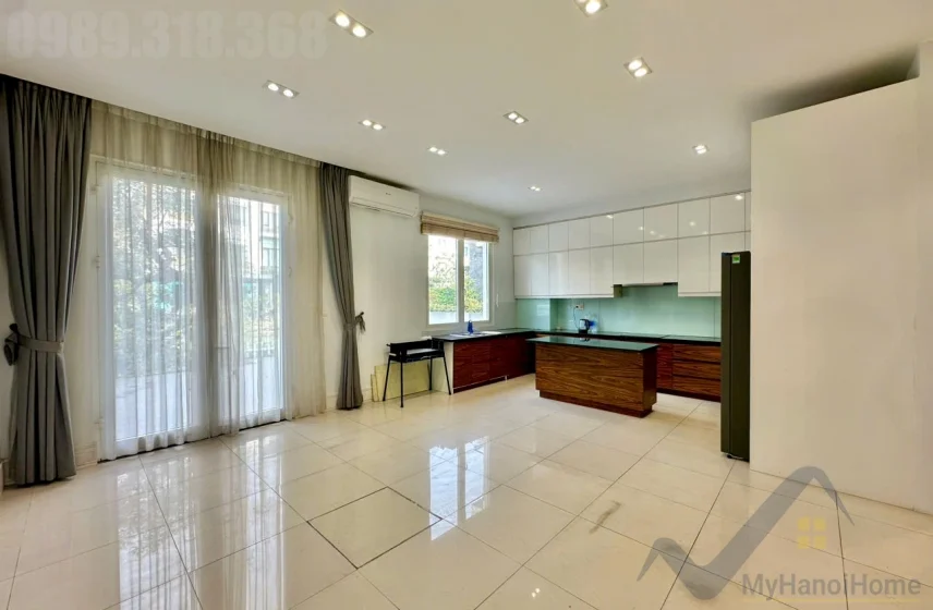 Xem ảnh 17: Ảnh 17: Cho thuê biệt thự song lập Vinhome Riverside, sân vườn full đồ