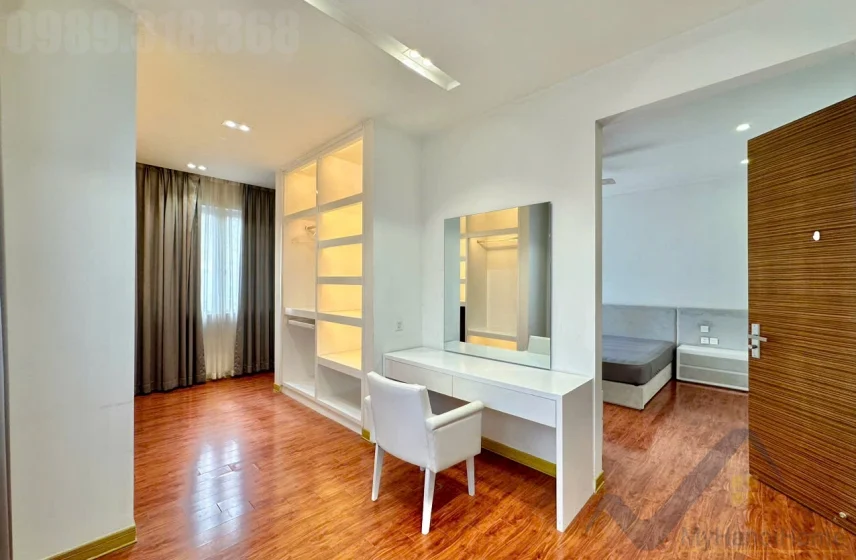 Xem ảnh 22: Ảnh 22: Cho thuê biệt thự song lập Vinhome Riverside, sân vườn full đồ