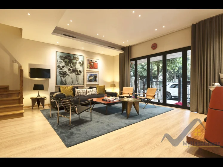 Xem ảnh 2: Ảnh 2: Cho thuê biệt thự song lập Vinhomes Riverside, 4 phòng ngủ full nội thất