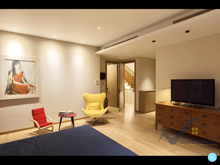 Xem ảnh 3: Ảnh 3: Cho thuê biệt thự song lập Vinhomes Riverside, 4 phòng ngủ full nội thất