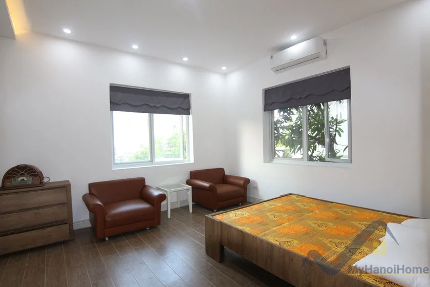 Xem ảnh 8: Ảnh 8: Cho thuê biệt thự song lập Vinhomes Riverside gần bể bơi