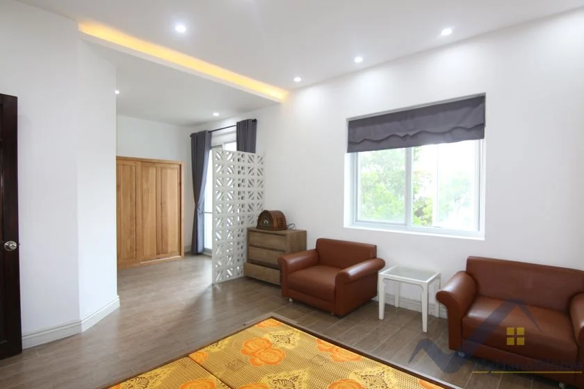 Xem ảnh 9: Ảnh 9: Cho thuê biệt thự song lập Vinhomes Riverside gần bể bơi