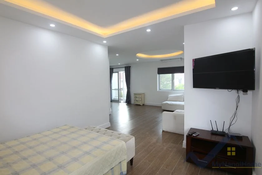 Xem ảnh 14: Ảnh 14: Cho thuê biệt thự song lập Vinhomes Riverside gần bể bơi