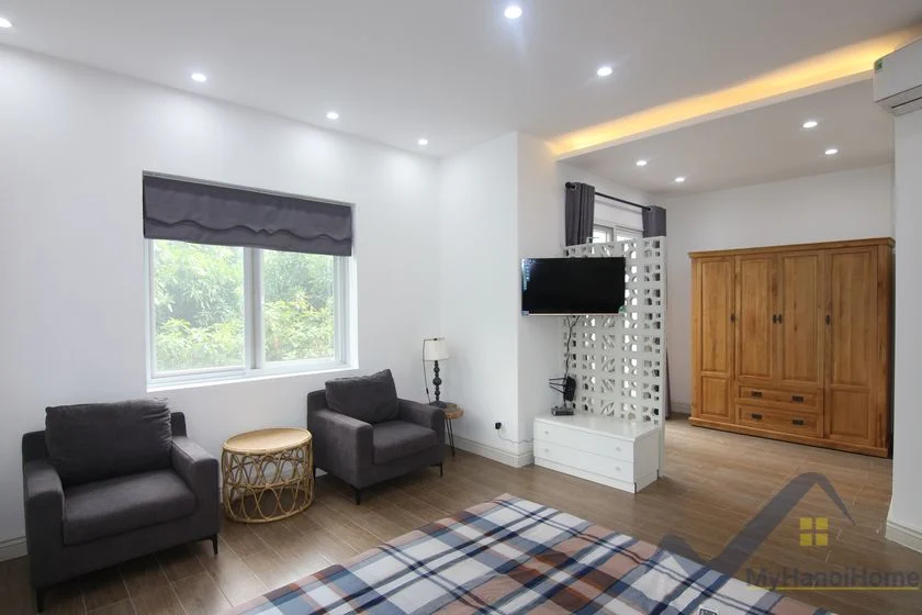 Xem ảnh 28: Ảnh 28: Cho thuê biệt thự song lập Vinhomes Riverside gần bể bơi