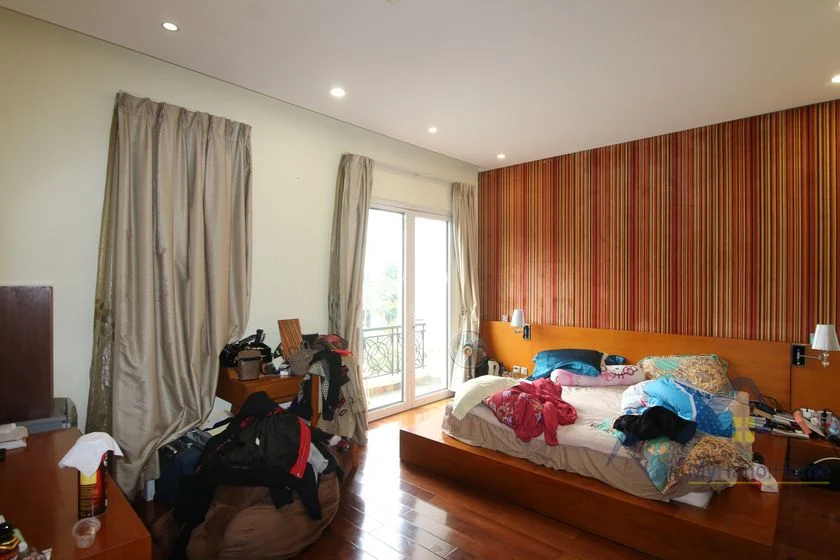 Xem ảnh 4: Ảnh 4: Cho thuê biệt thự Vinhomes Riverside căn song lập có tầng hầm