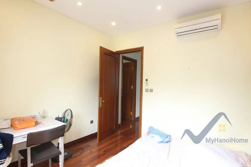 Xem ảnh 6: Ảnh 6: Cho thuê biệt thự Vinhomes Riverside căn song lập có tầng hầm