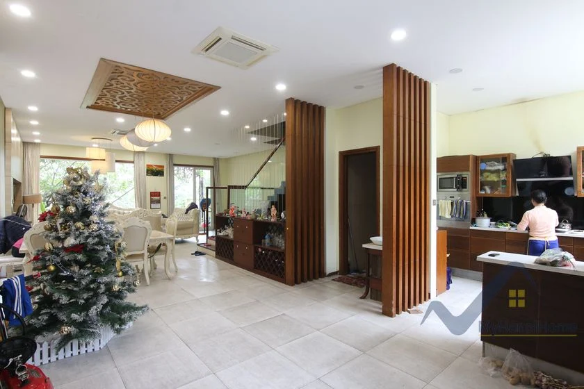 Xem ảnh 23: Ảnh 23: Cho thuê biệt thự Vinhomes Riverside căn song lập có tầng hầm