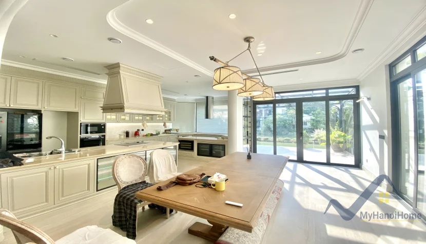 Xem ảnh 5: Ảnh 5: Cho thuê biệt thự Vinhomes Riverside có bể bơi, căn đơn lập