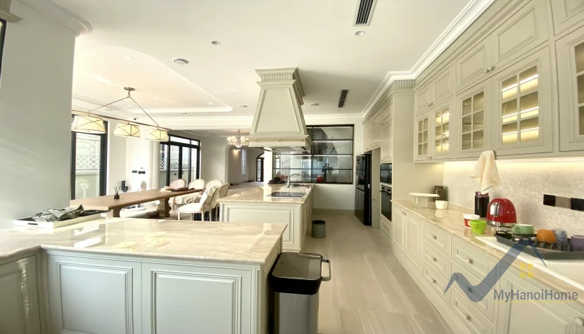 Xem ảnh 7: Ảnh 7: Cho thuê biệt thự Vinhomes Riverside có bể bơi, căn đơn lập