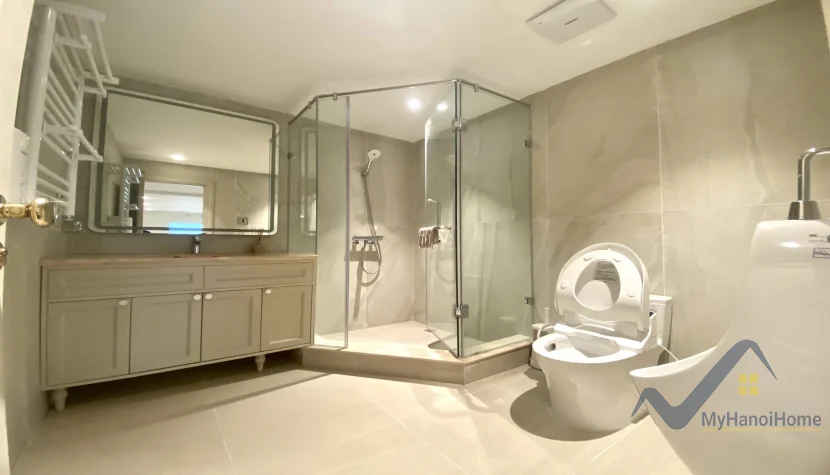 Xem ảnh 23: Ảnh 23: Cho thuê biệt thự Vinhomes Riverside có bể bơi, căn đơn lập